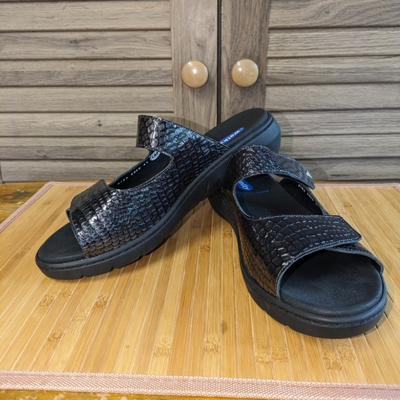 Women's Black Size 41/9.5 Wolky  Cyprus Mini Croco Printed Leather Slide Sandal - Picture 4 of 16